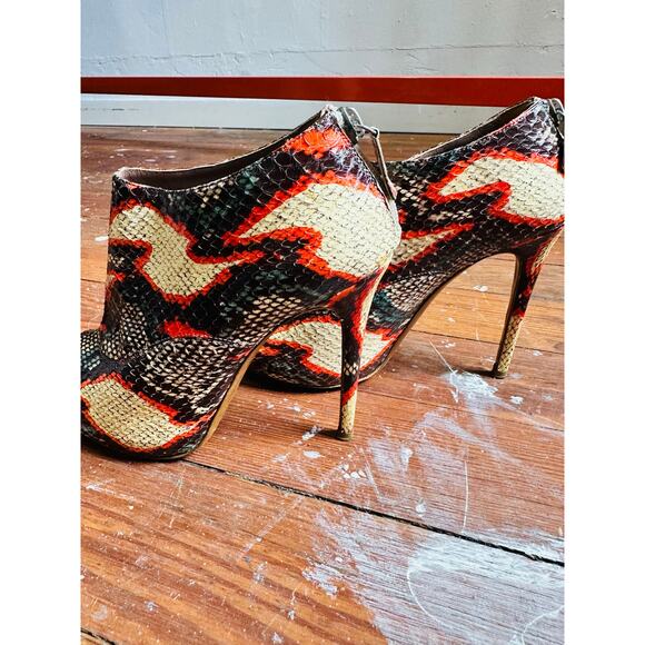 TABITHA SIMMONS Red Black White Farah Snake Peep Toe Ankle Bootie Heel Size 36.5 - Picture 4 of 9